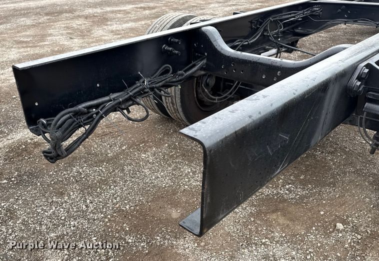 image for item EG1780 2016 Ford F650 Super Duty  truck cab and chassis