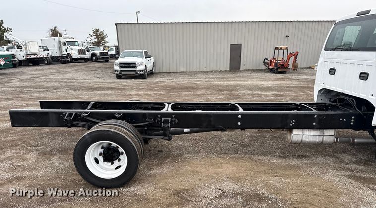 image for item EG1780 2016 Ford F650 Super Duty  truck cab and chassis