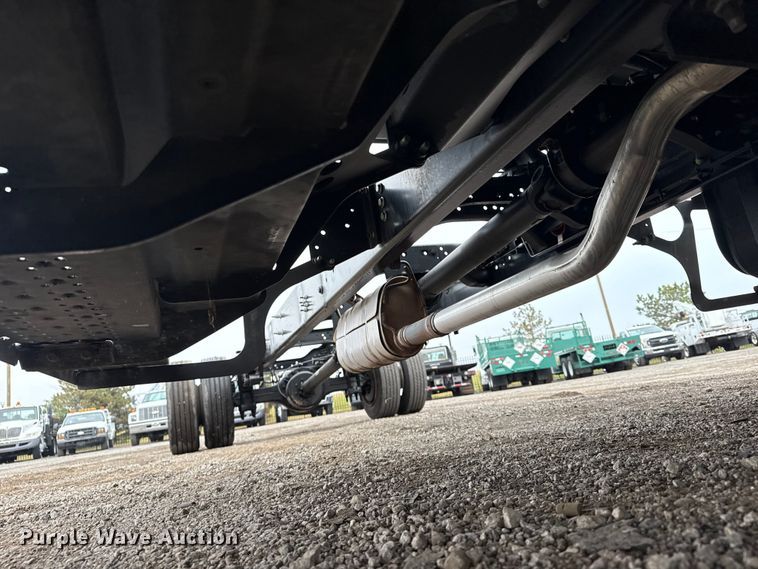 image for item EG1780 2016 Ford F650 Super Duty  truck cab and chassis