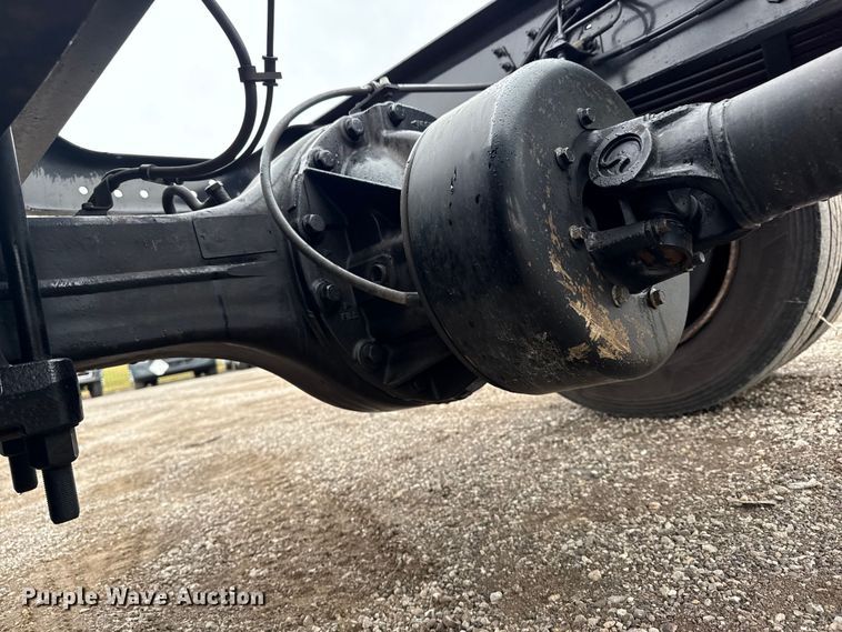 image for item EG1780 2016 Ford F650 Super Duty  truck cab and chassis