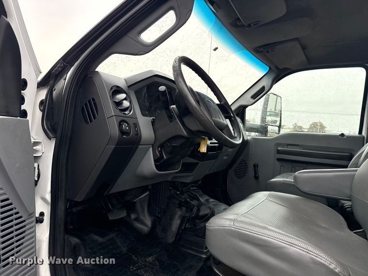 image for item EG1780 2016 Ford F650 Super Duty  truck cab and chassis