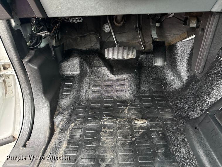 image for item EG1780 2016 Ford F650 Super Duty  truck cab and chassis