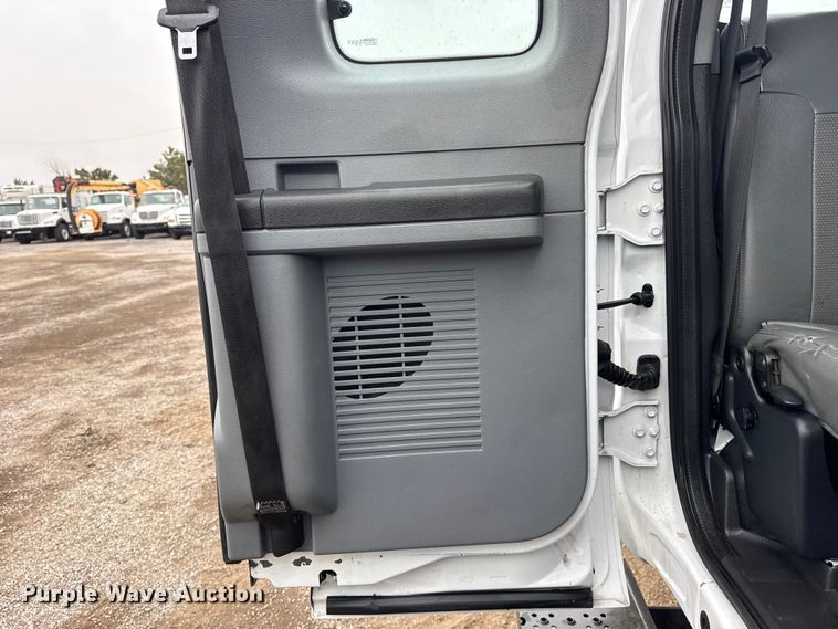 image for item EG1780 2016 Ford F650 Super Duty  truck cab and chassis