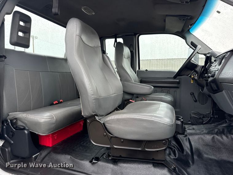 image for item EG1780 2016 Ford F650 Super Duty  truck cab and chassis