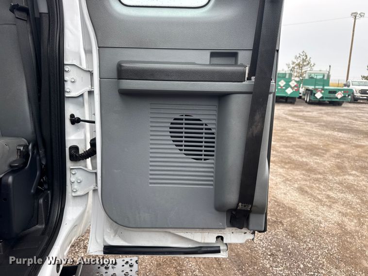 image for item EG1780 2016 Ford F650 Super Duty  truck cab and chassis