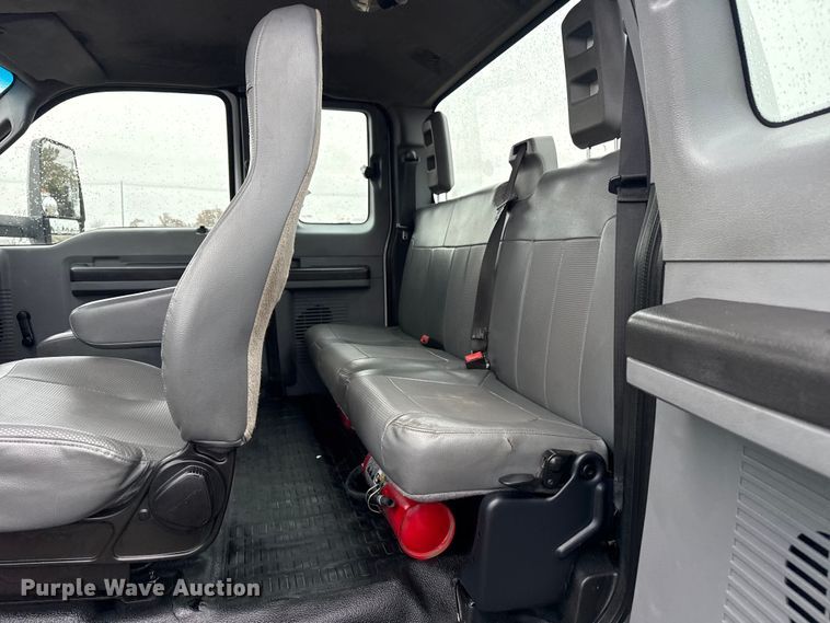 image for item EG1780 2016 Ford F650 Super Duty  truck cab and chassis