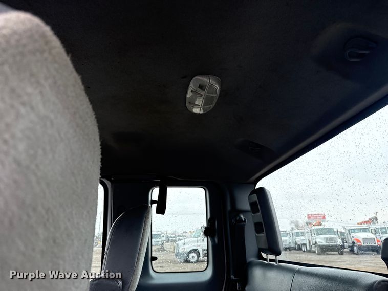 image for item EG1780 2016 Ford F650 Super Duty  truck cab and chassis