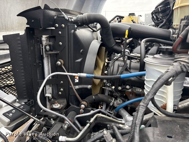 image for item EG1780 2016 Ford F650 Super Duty  truck cab and chassis