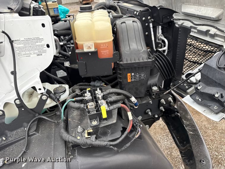 image for item EG1780 2016 Ford F650 Super Duty  truck cab and chassis