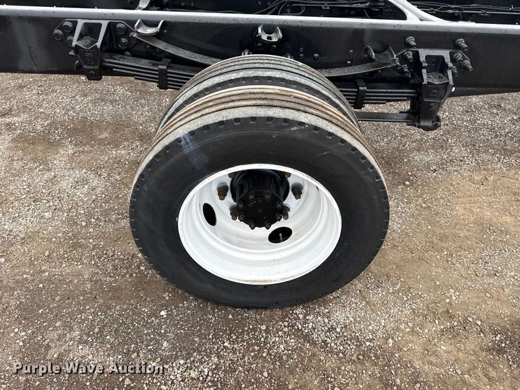 image for item EG1780 2016 Ford F650 Super Duty  truck cab and chassis