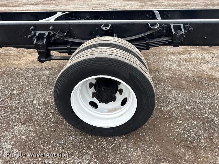 image for item EG1780 2016 Ford F650 Super Duty  truck cab and chassis