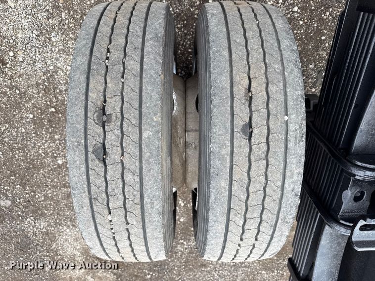 image for item EG1780 2016 Ford F650 Super Duty  truck cab and chassis