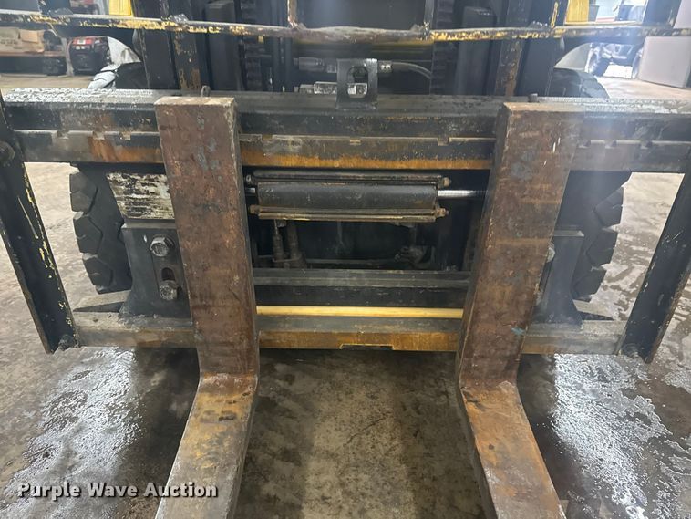 image for item EG1788 1999 Hyster H50XM forklift