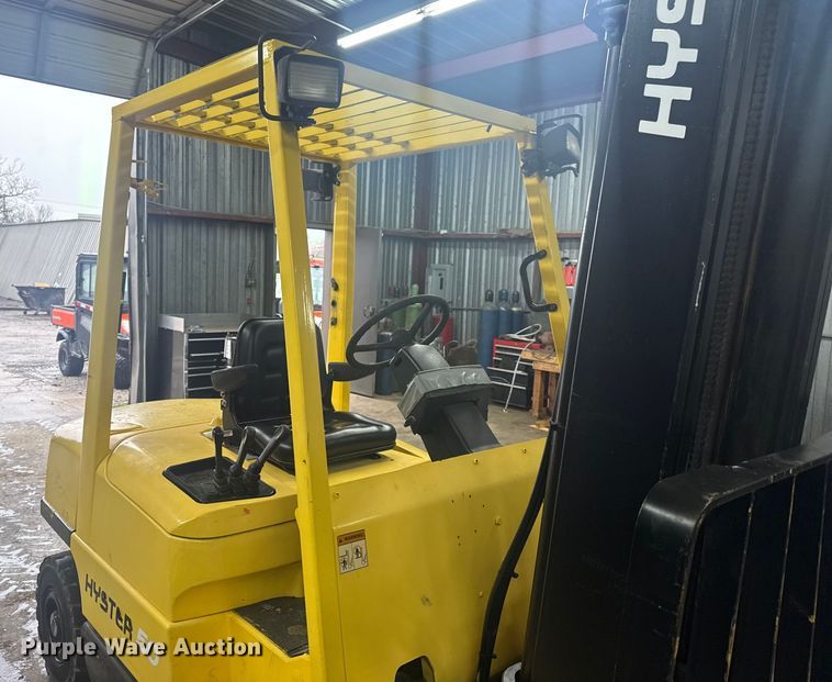 image for item EG1788 1999 Hyster H50XM forklift
