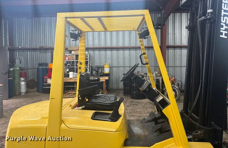 image for item EG1788 1999 Hyster H50XM forklift