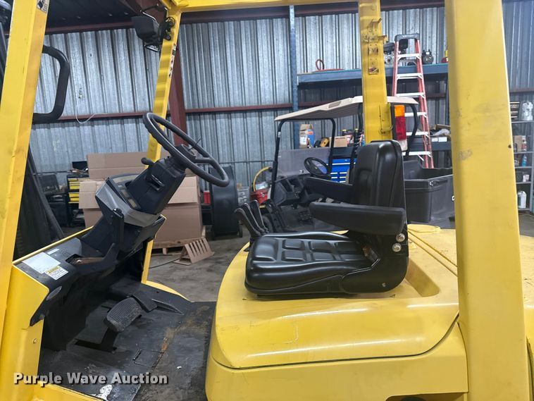 image for item EG1788 1999 Hyster H50XM forklift