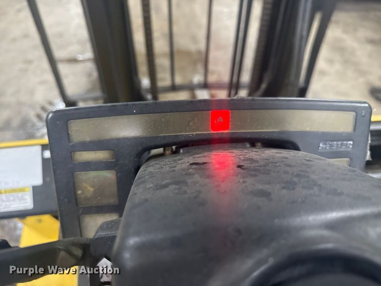 image for item EG1788 1999 Hyster H50XM forklift