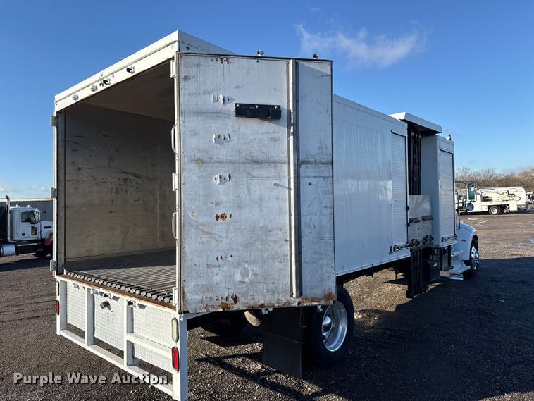 image for item EG1791 2014 Peterbilt 337 box truck