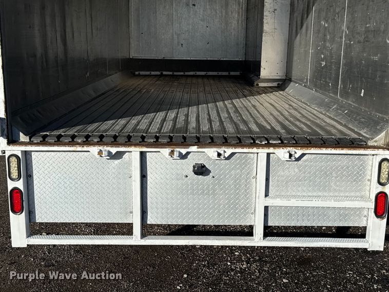 image for item EG1791 2014 Peterbilt 337 box truck