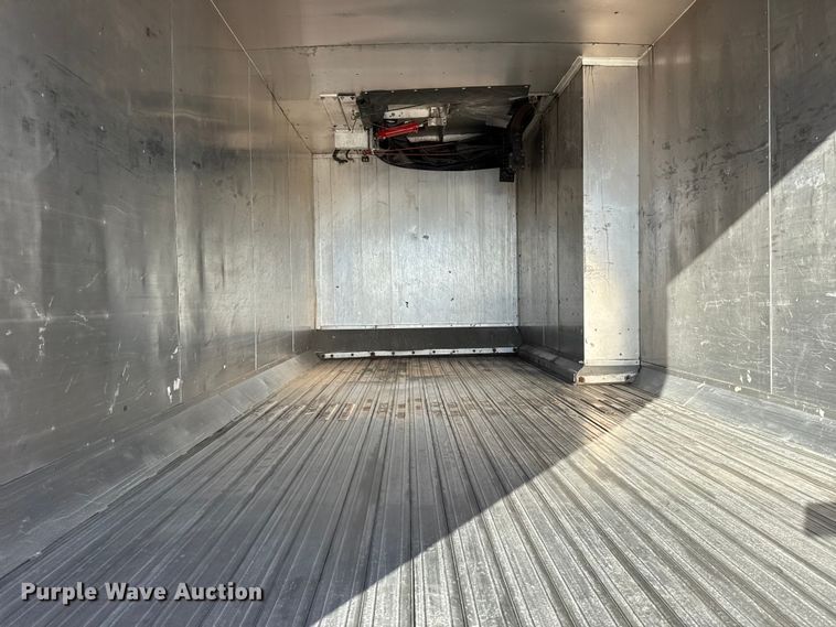 image for item EG1791 2014 Peterbilt 337 box truck