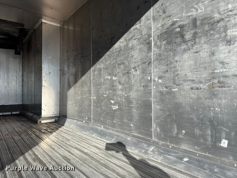 image for item EG1791 2014 Peterbilt 337 box truck