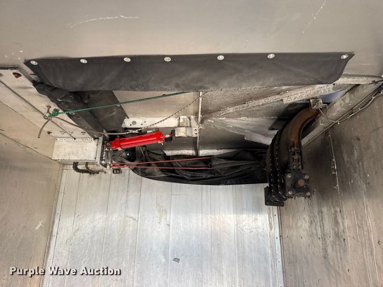 image for item EG1791 2014 Peterbilt 337 box truck