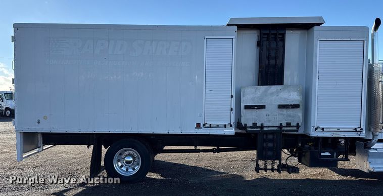 image for item EG1791 2014 Peterbilt 337 box truck