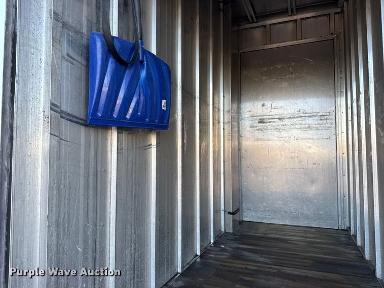 image for item EG1791 2014 Peterbilt 337 box truck