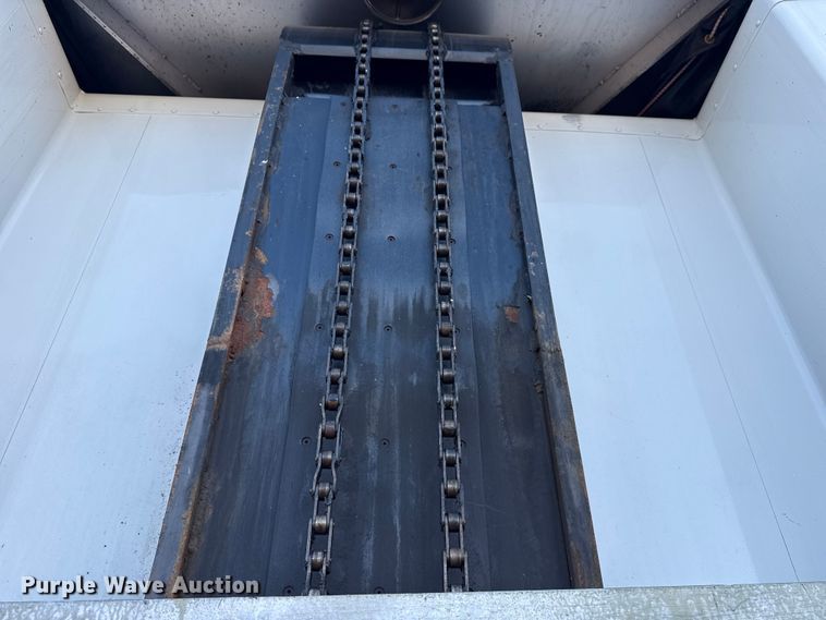 image for item EG1791 2014 Peterbilt 337 box truck