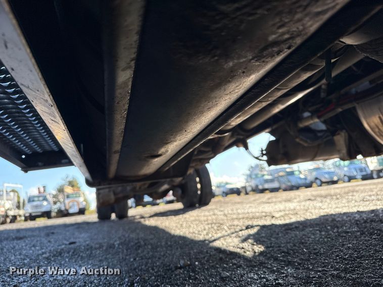 image for item EG1791 2014 Peterbilt 337 box truck