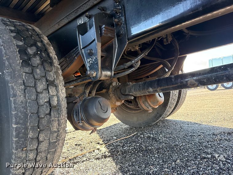 image for item EG1791 2014 Peterbilt 337 box truck