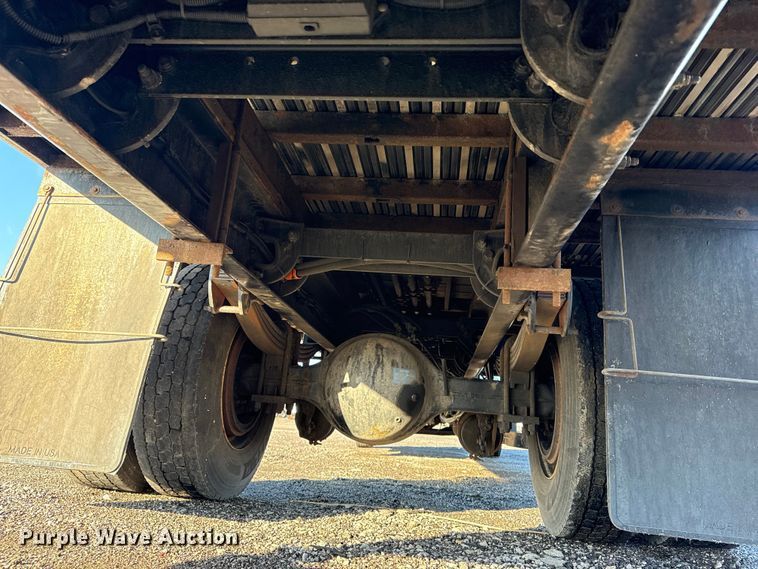 image for item EG1791 2014 Peterbilt 337 box truck