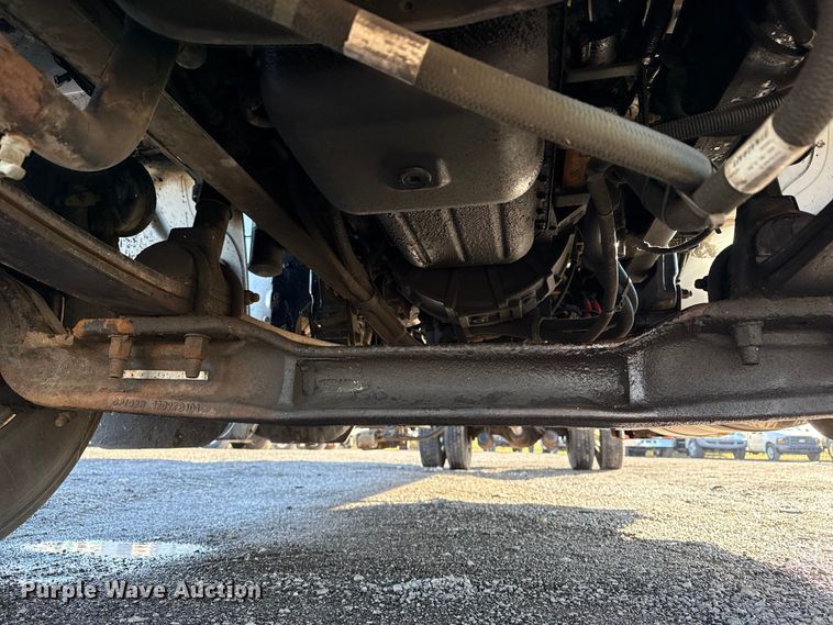 image for item EG1791 2014 Peterbilt 337 box truck