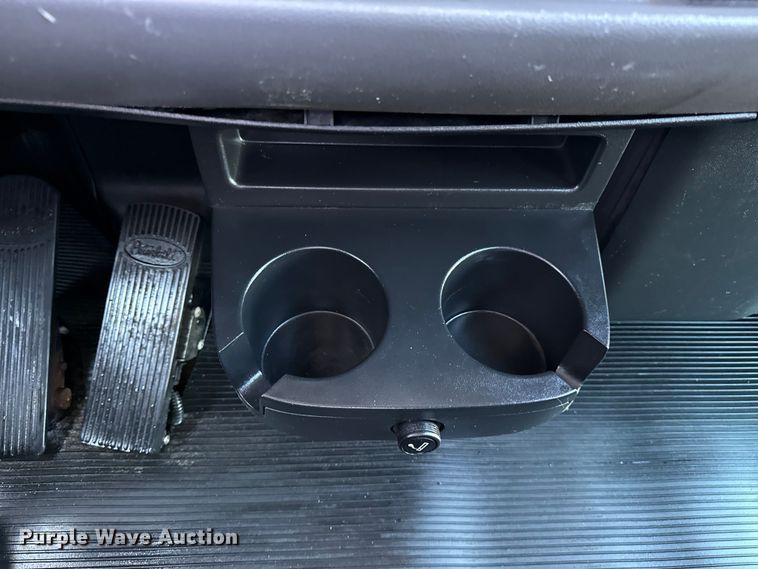 image for item EG1791 2014 Peterbilt 337 box truck