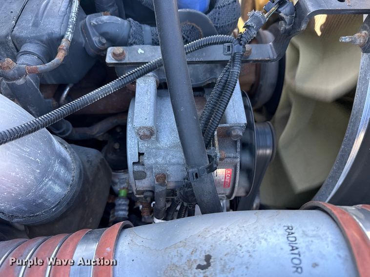 image for item EG1791 2014 Peterbilt 337 box truck