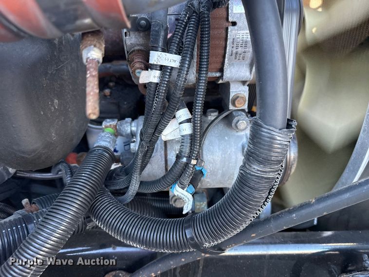 image for item EG1791 2014 Peterbilt 337 box truck