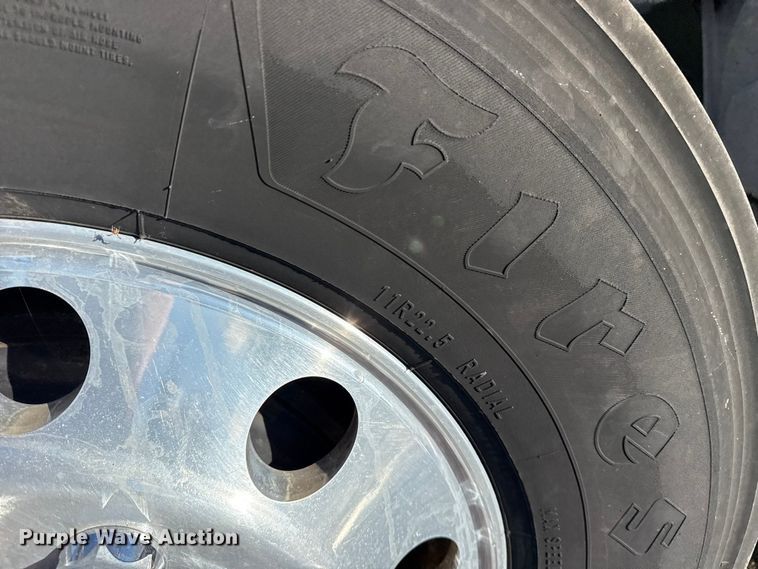 image for item EG1791 2014 Peterbilt 337 box truck