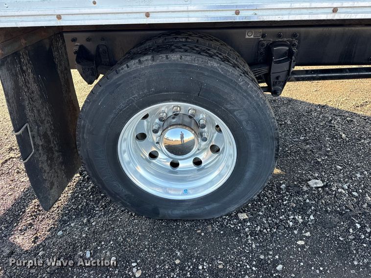 image for item EG1791 2014 Peterbilt 337 box truck