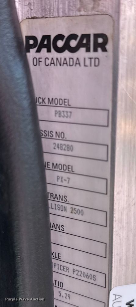 image for item EG1791 2014 Peterbilt 337 box truck