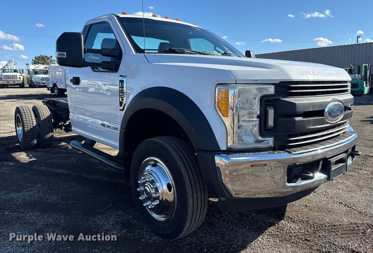 image for item EG1799 2017 Ford F550 Super Duty XL pickup truck cab and chassis
