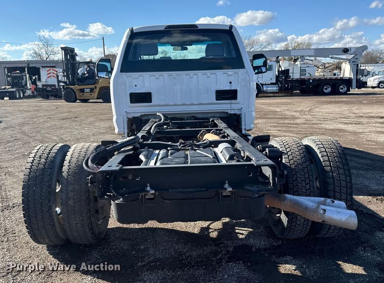 image for item EG1799 2017 Ford F550 Super Duty XL pickup truck cab and chassis