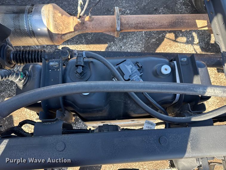 image for item EG1799 2017 Ford F550 Super Duty XL pickup truck cab and chassis