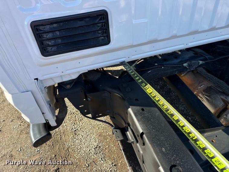image for item EG1799 2017 Ford F550 Super Duty XL pickup truck cab and chassis