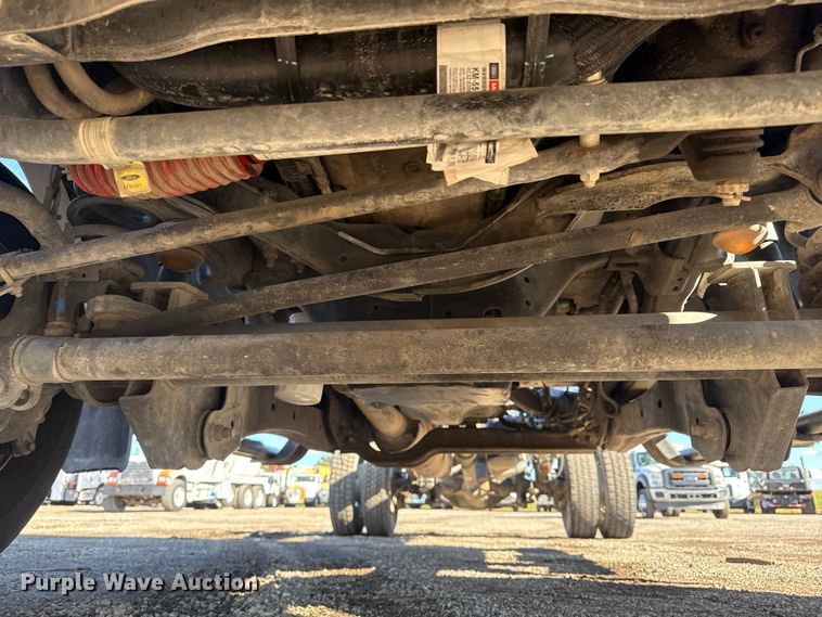 image for item EG1799 2017 Ford F550 Super Duty XL pickup truck cab and chassis