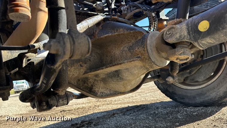 image for item EG1799 2017 Ford F550 Super Duty XL pickup truck cab and chassis