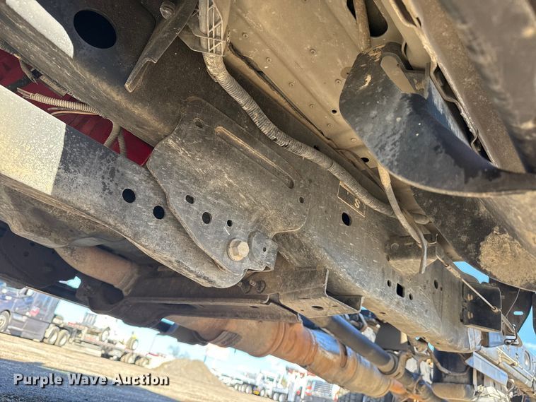 image for item EG1799 2017 Ford F550 Super Duty XL pickup truck cab and chassis