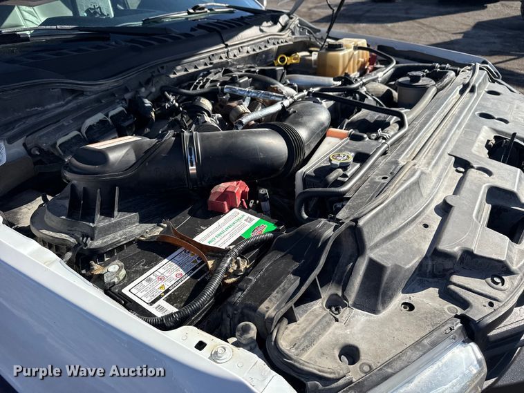 image for item EG1799 2017 Ford F550 Super Duty XL pickup truck cab and chassis