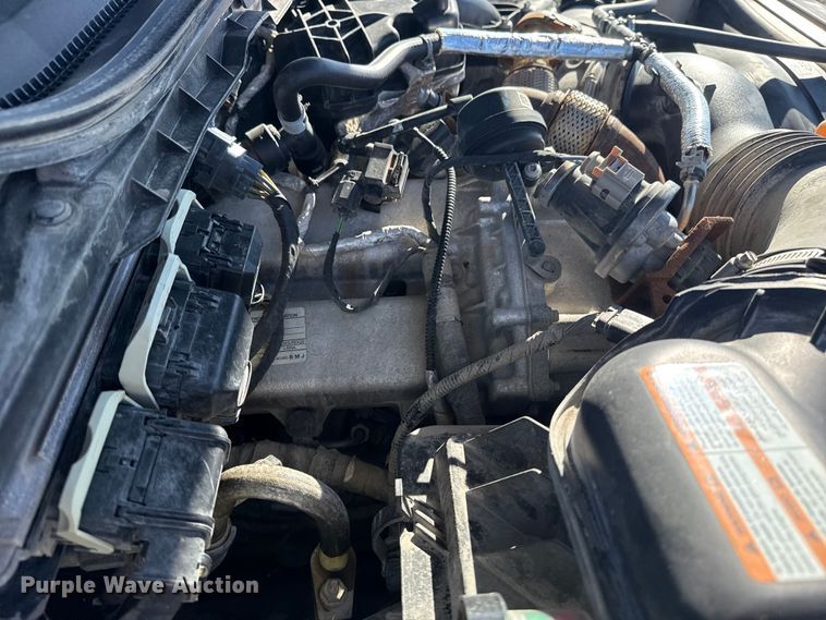 image for item EG1799 2017 Ford F550 Super Duty XL pickup truck cab and chassis