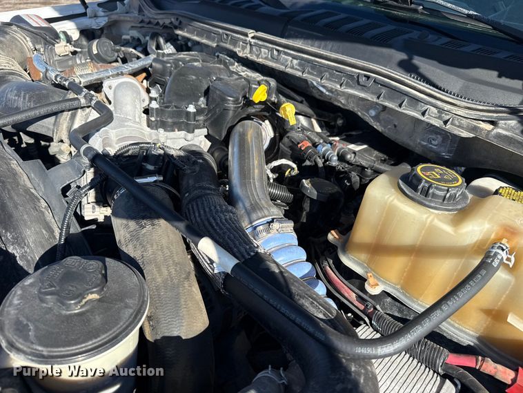 image for item EG1799 2017 Ford F550 Super Duty XL pickup truck cab and chassis