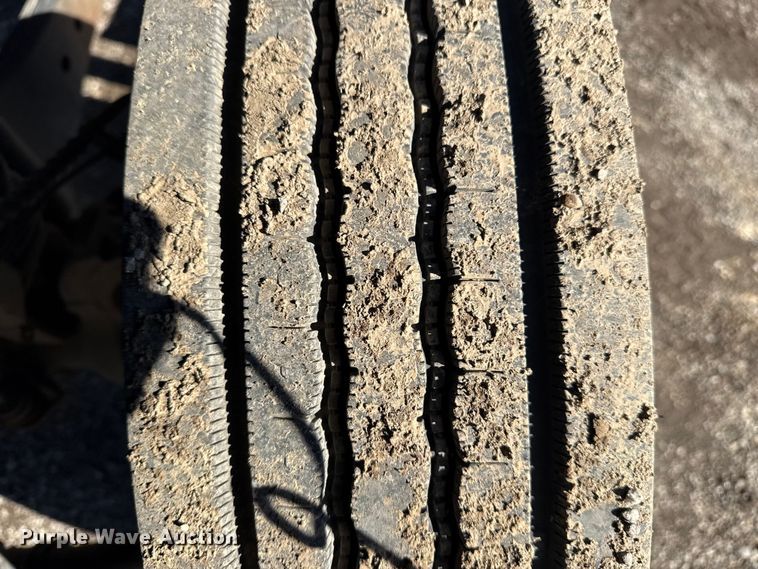 image for item EG1799 2017 Ford F550 Super Duty XL pickup truck cab and chassis